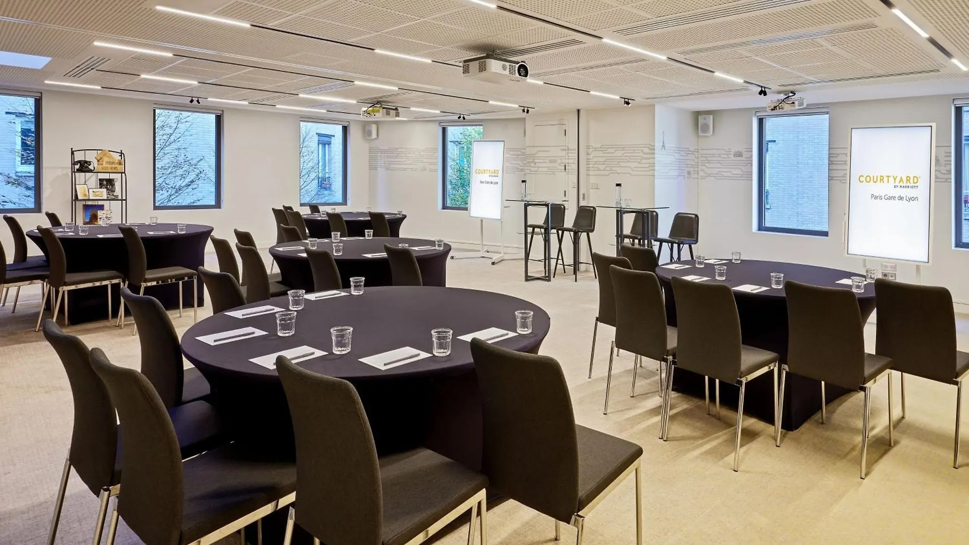 Courtyard By Marriott Paris Gare De Lyon Hotel