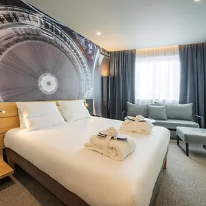 Novotel 20 Belleville מלון
