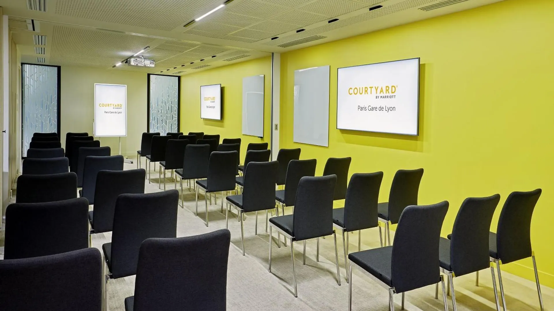 Courtyard By Marriott Paris Gare De Lyon Hotel