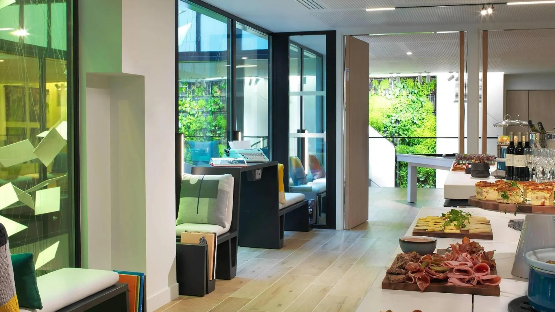 Courtyard By Marriott Paris Gare De Lyon Hotel
